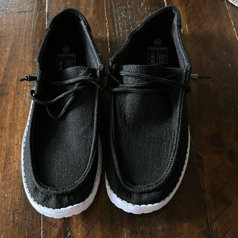 Women’s shoes